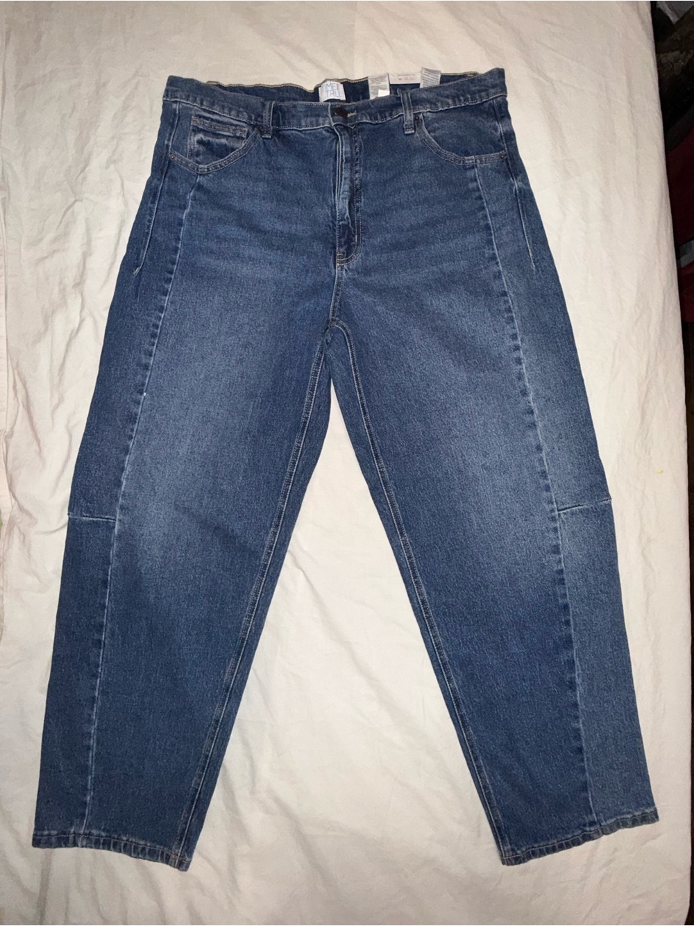 Time and Tru Women's Two-Tone Blue Boyfriend Jeans Barrel Leg Size 18 NWT